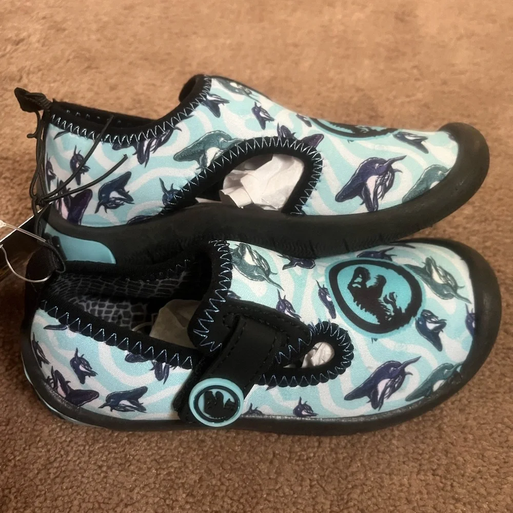 Jurassic world dinosaur Blue and Black Water Shoes with Ventilation sz 9/10